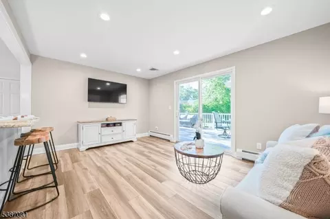 20 Knight Rd, Wayne, NJ 07470 photo 10