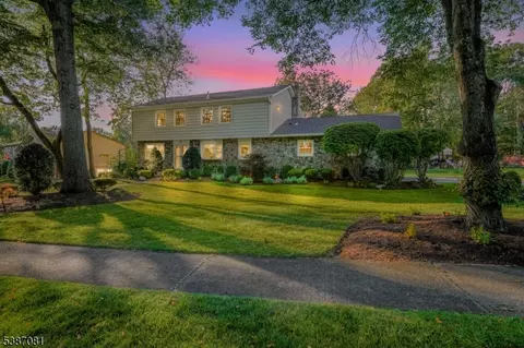 20 Knight Rd, Wayne, NJ 07470