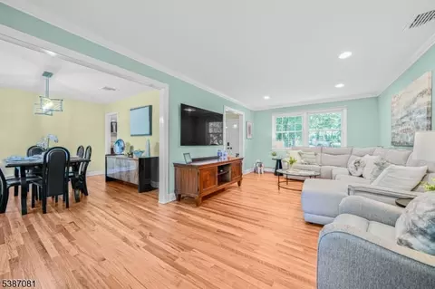 20 Knight Rd, Wayne, NJ 07470 photo 5
