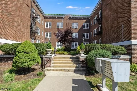 2 Altamont Ct #25, Morristown, NJ 07960