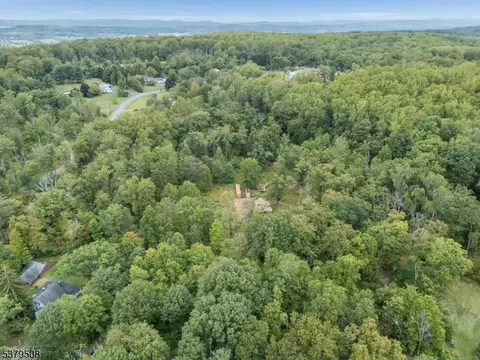 601 Fox Farm Rd, Bethlehem Twp, NJ 08802
