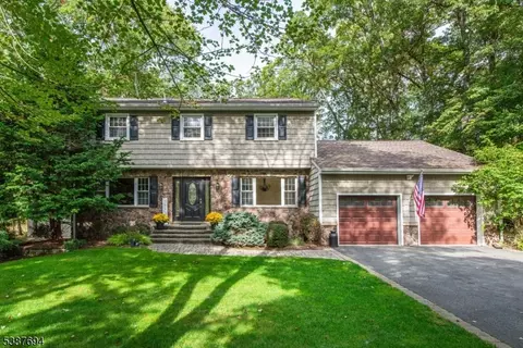 13 Holly Dr, Randolph, NJ 07869