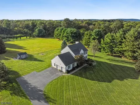 45 Kings Hwy, Long Valley, NJ 07853
