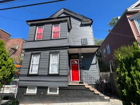 69 Keen St, Paterson, NJ 07524