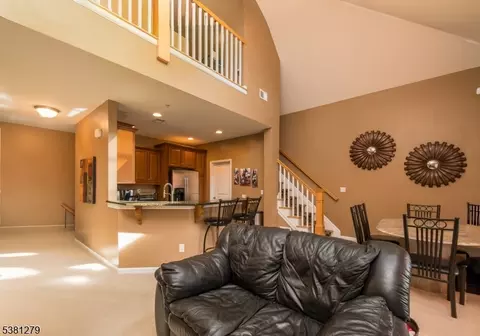 904 River Pl, Butler, NJ 07405