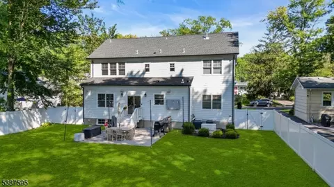 37 Wade Dr, Summit, NJ 07901