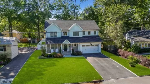 37 Wade Dr, Summit, NJ 07901 photo 2
