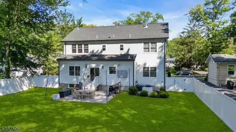 37 Wade Dr, Summit, NJ 07901