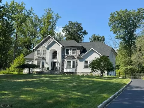 21 Darkwood Ct, Warren, NJ 07059