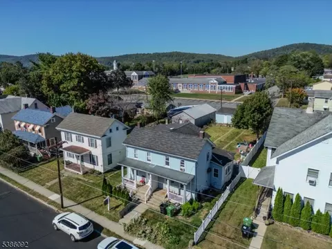 40 Carlton Ave, Washington, NJ 07882