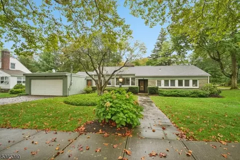 3 Ardsleigh Dr, Madison, NJ 07940