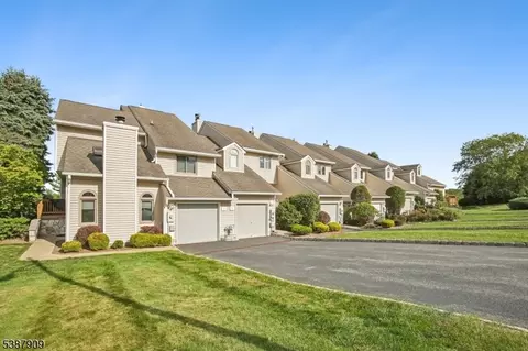 31 Currey Ln, West Orange, NJ 07052