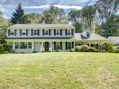82 Roxiticus Rd, Far Hills, NJ 07931
