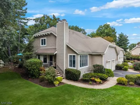 32 Greenup Ct, Wayne, NJ 07470