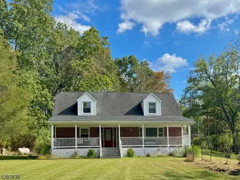 5 Ward Rd, Hardwick Twp, NJ 07825