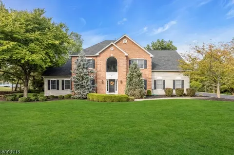 5 Walnut Dr, Somerville, NJ 08876