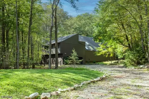12 Big Spring Rd, Tewksbury Twp, NJ 07830