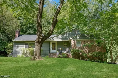 6 Brookfield Way, Morristown, NJ 07960