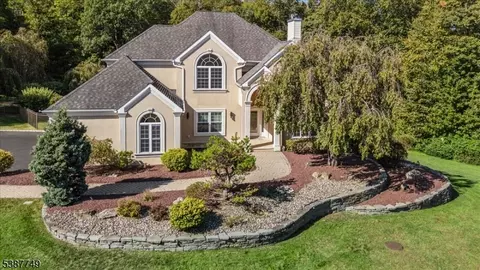 2 Camelot Dr, Byram Twp, NJ 07821