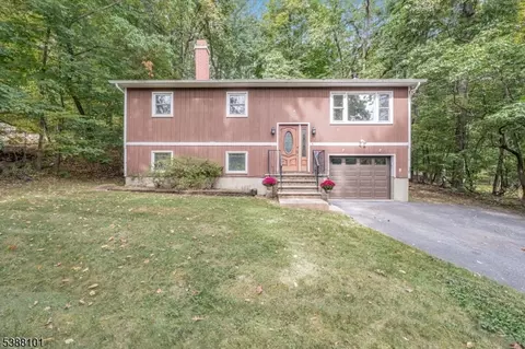 22 Panorama Dr, Sussex, NJ 07461