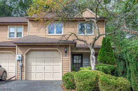 65 Stockton Ct, Morris Plains, NJ 07950