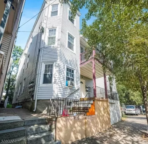 13 Garrison St, Paterson, NJ 07522