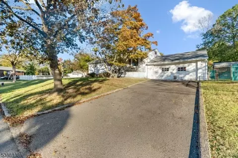 2 Overlook Ave, Little Falls Twp, NJ 07424