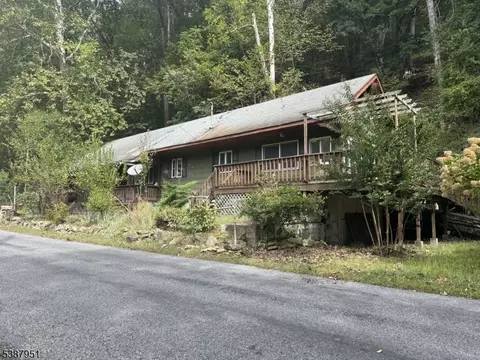 138 River Rd, Phillipsburg, NJ 08865