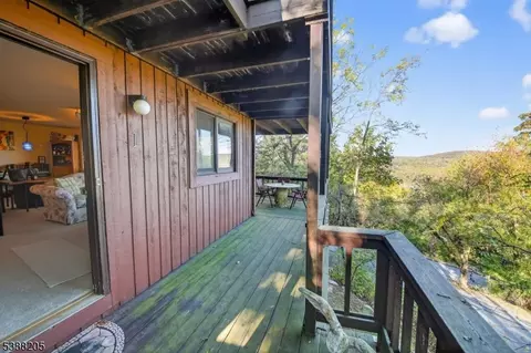 2 Eagles Nest Dr #1, Vernon, NJ 07462