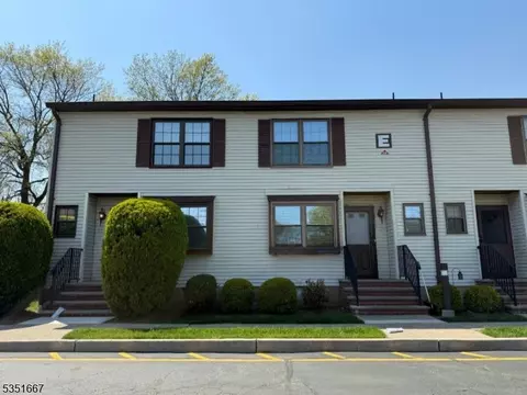 121 Dunham Ave, Edison, NJ 08817