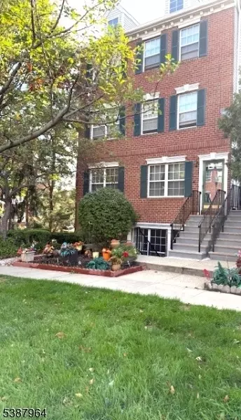 42 Vaughan Dr #42, Newark, NJ 07103
