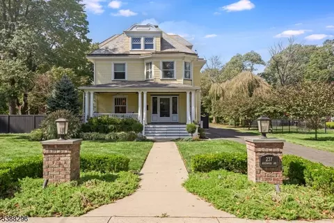 237 Beechwood Ave, Middlesex, NJ 08846
