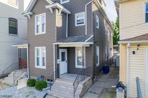 70 W Cherry St, Rahway, NJ 07065