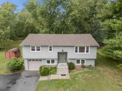 4 Furman Ln, Flemington, NJ 08822