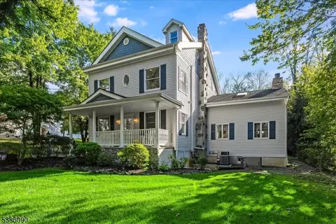 12 Mareu Dr, Watchung, NJ 07069