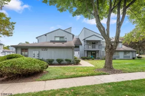40 Drake Ln, Ledgewood, NJ 07852