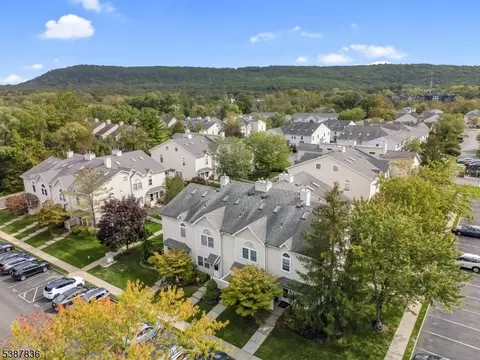 653 Colby Ct, Hackettstown, NJ 07840