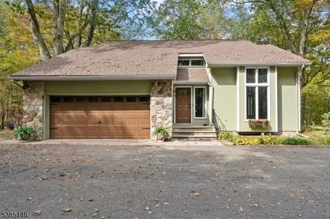 40 Edge Hill Rd, Blairstown, NJ 07825