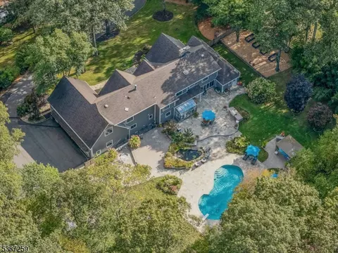 21 Puddingstone Rd, Morris Plains, NJ 07950