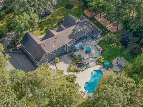 21 Puddingstone Rd, Morris Plains, NJ 07950