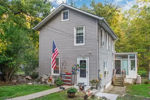 76 Reeve Ave, Bloomingdale, NJ 07403