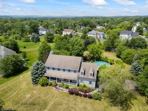 1 Cheshire Ct, Lebanon, NJ 08833