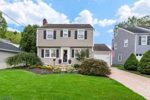 11 Greendale Rd, Clifton, NJ 07013