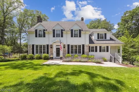 30 Wildwood Ln, Summit, NJ 07901 photo 2