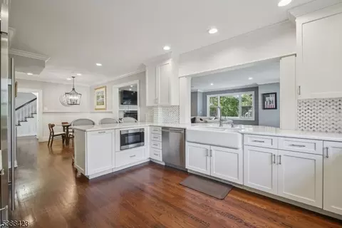 30 Wildwood Ln, Summit, NJ 07901 photo 9