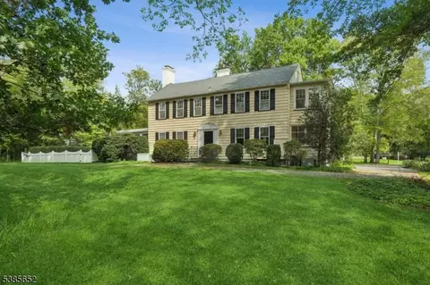 9 Wren Ct, Morristown, NJ 07960