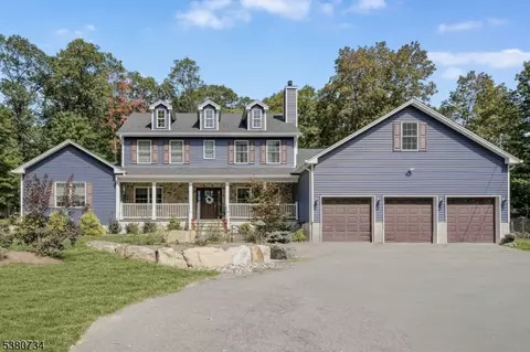 66 Taylortown Rd, Montville, NJ 07045