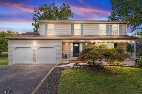 27 3rd Ave, Piscataway, NJ 08854