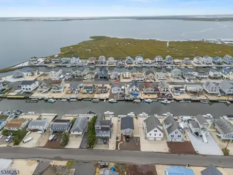 112 Curlew Rd, Tuckerton, NJ 08087