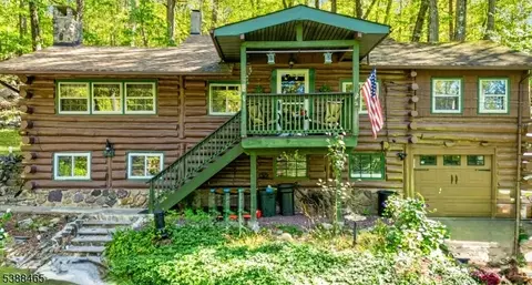 53 E Park Dr, West Milford, NJ 07480